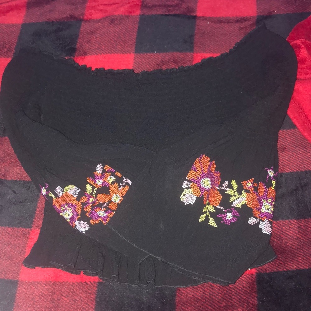 Forever 21 Black off-the-shoulder floral top
